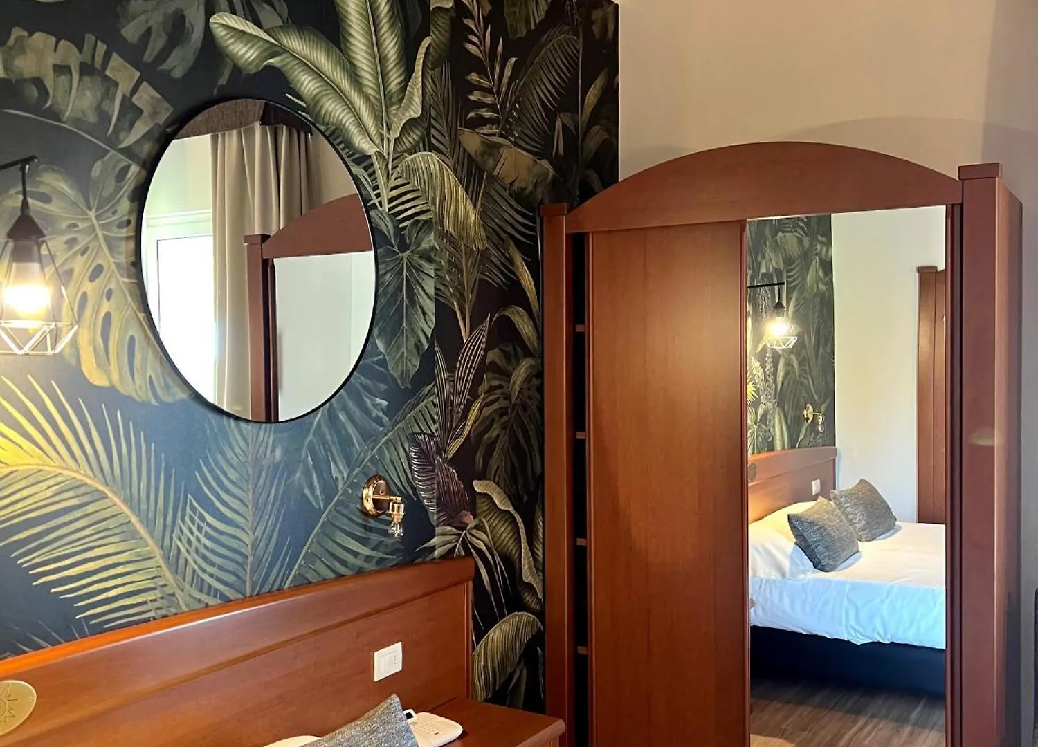 ***  Hotel Al Sole Бардолино Италия